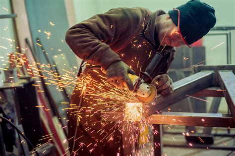 choosing a metal fabrication shop|types of metal machining.